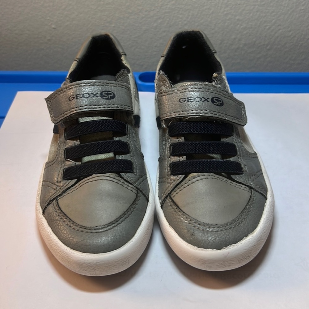 Geox shoes 27 euro 10 US